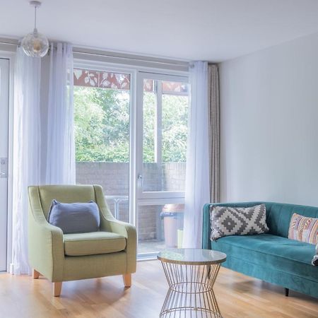 Brand New London Flat With Car Park Daire Dış mekan fotoğraf