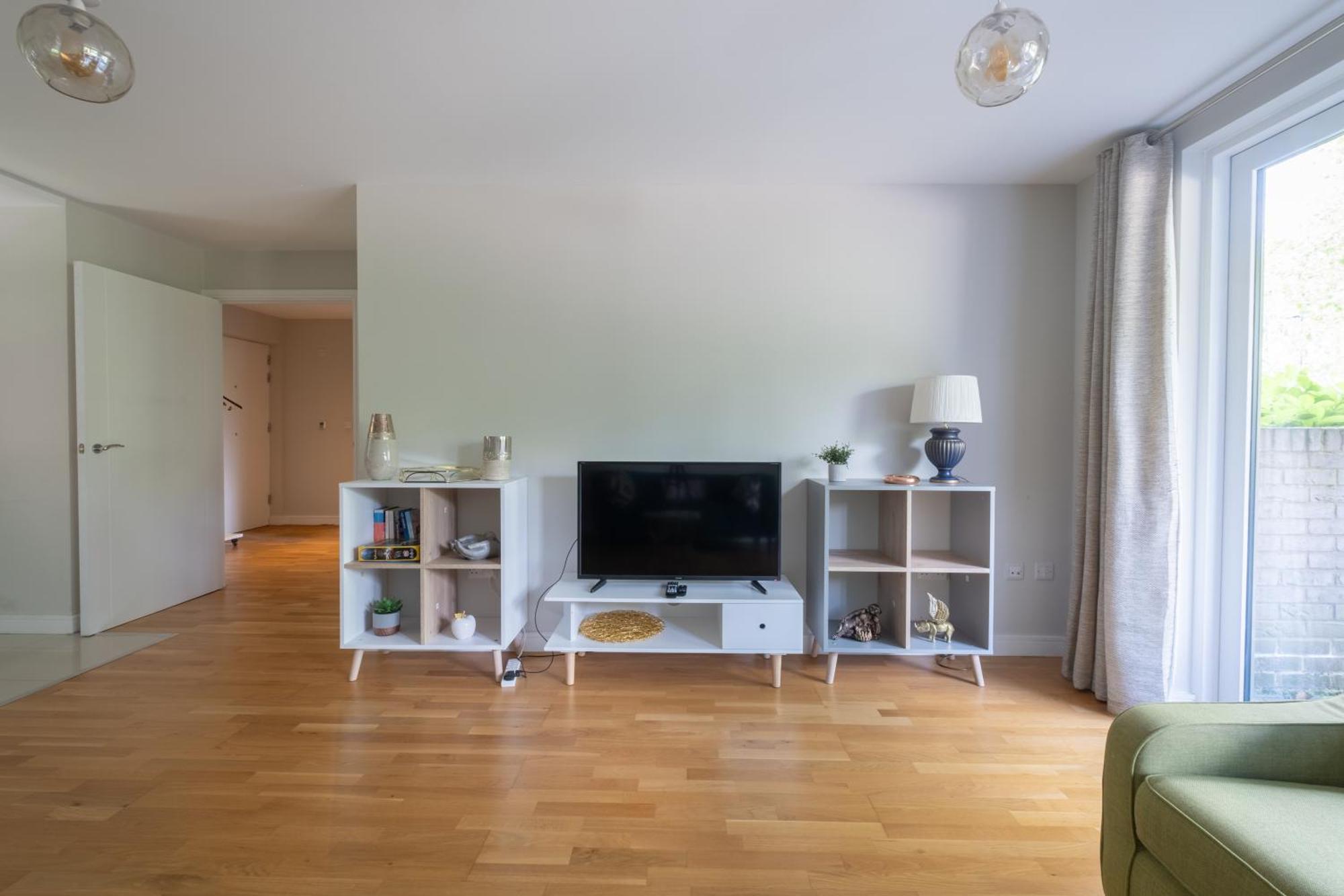 Brand New London Flat With Car Park Daire Dış mekan fotoğraf