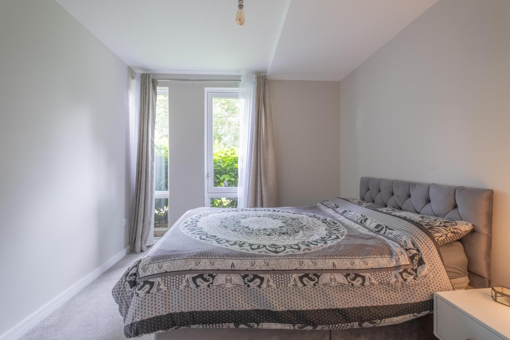 Brand New London Flat With Car Park Daire Dış mekan fotoğraf